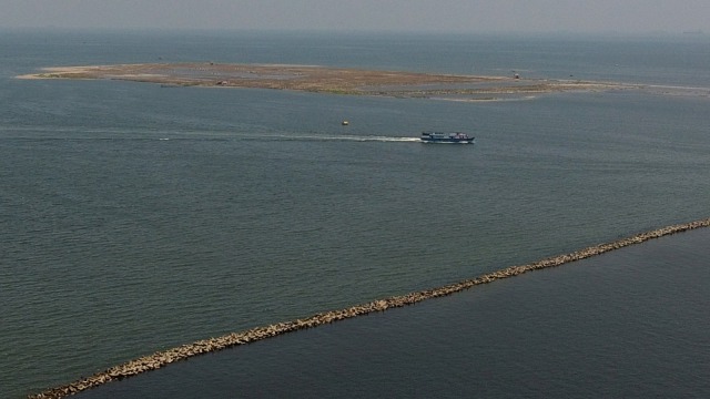  Reklamasi Pulau G di Teluk Jakarta Foto: ANTARA FOTO/Wahyu Putro A