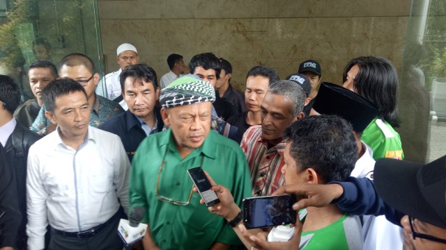 Eggi Sudjana Datangi Bareskrim Polri (Foto: Aria Pradana/kumparan)