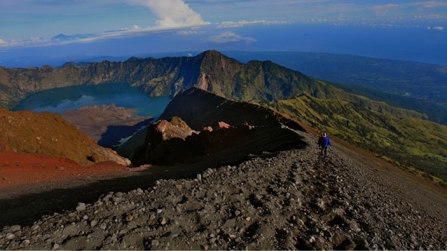 Gunung Rinjani (Foto: Wikimedia Commons)