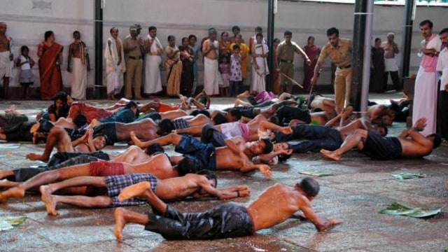 Made Made Snana (Foto: indiafacts.org)