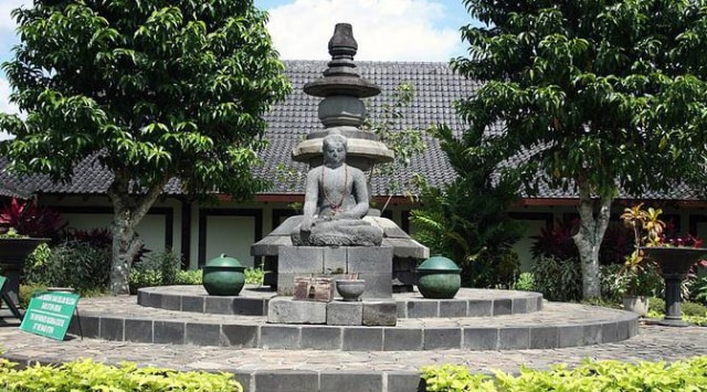 Ini Penjelasan Para Ahli Mengenai Misteri Patung The Unfinished Buddha Candi Borobudur