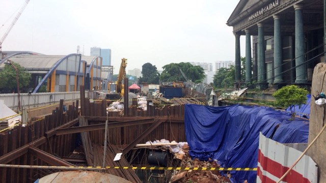 Tanah Amblas di Depan Menara Saidah (Foto: Kelik Wahyu Nugroho/kumparan)