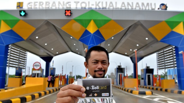 Gerbang Tol Kualanamu, Medan (Foto: Agus Suparto - Presidential Palace)