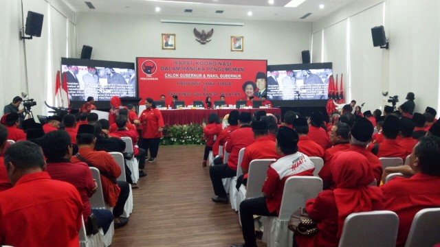 Jajaran pengurus PDIP berkumpul di kantor DPP (Foto: Fahrian Saleh/kumparan)