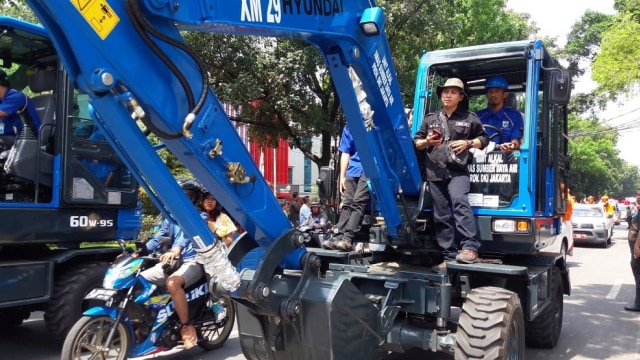 Ilustrasi lowongan kerja operator eskavator Foto: Aria Pradana/kumparan