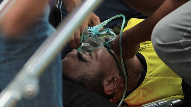 Choirul Huda saat mendapat perawatan. (Foto: ANTARA FOTO/Rahbani Syahputra)