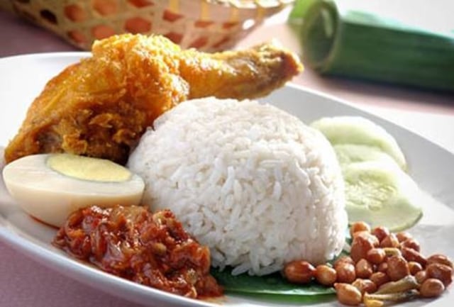6 Makanan Asli Indonesia yang Buat “Bule” Tergila-gila (1)