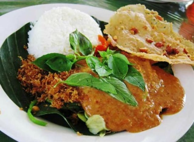 6 Makanan Asli Indonesia yang Buat “Bule” Tergila-gila (2)