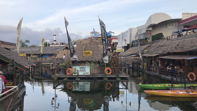Floating Market di Museum Angkut, Malang (Foto: Stephanie Elia/kumparan)