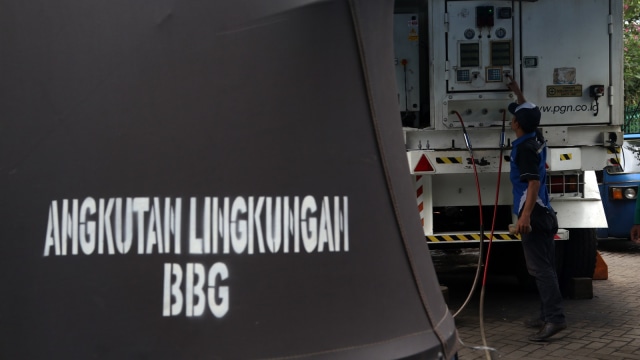Pengisian bahan bakar gas. (Foto: Fanny Kusumawardhani/kumparan)