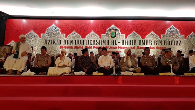 Zikir dan doa bersama Al Habib Umar bin Hafidz (Foto: Dok. MUI)