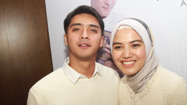 Ricky Harun dan istri.  (Foto: Munady)
