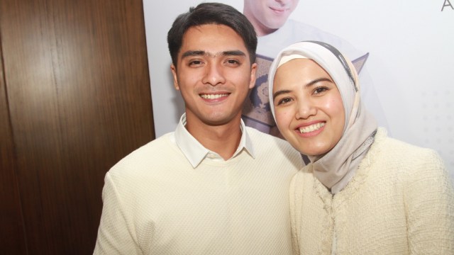 Ricky Harun dan istri.  (Foto: Munady)