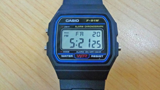 Casio F-91W (Foto: Denny Armandhanu/kumparan)