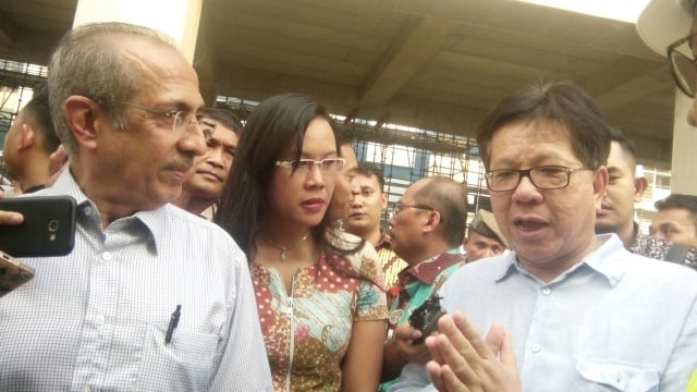 Mahesa (kiri) saat negosiasi dengan Anies (Foto: Diah harni/kumparan)