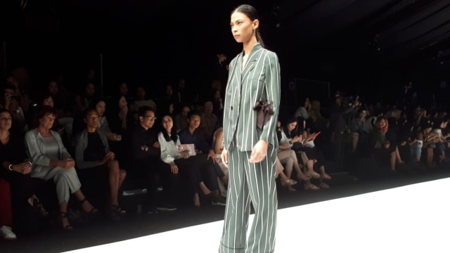 Koleksi Reves Studio di JFW 2018 (Foto: Andari Novianti/kumparan)