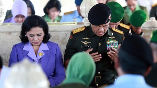 Panglima Gatot Nurmantyo dan istri. (Foto: ANTARA/Irfan Anshori)