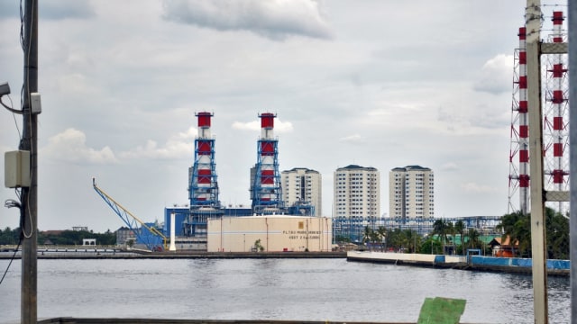 PLTGU Muara Karang. (Foto: Dok. Everyone Sinks Starco/Flickr)