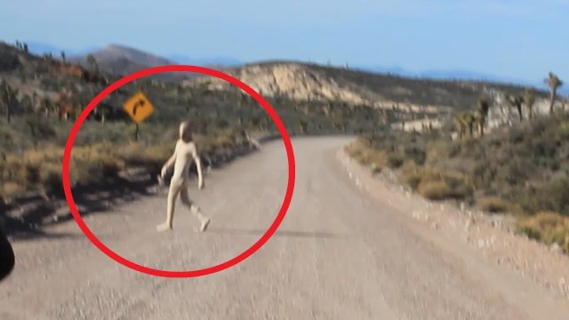 Ilustrasi alien melintas Area 51 (Foto: Youtube)