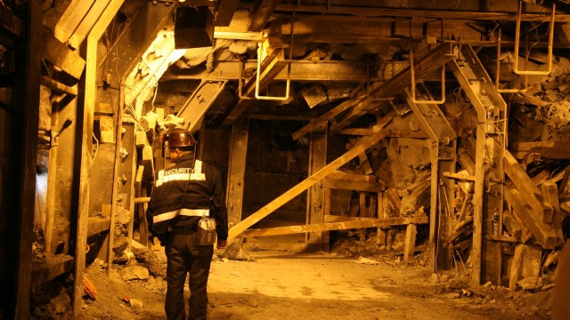 Tambang Emas Freeport (Foto: TJAHJO ERANIUS / AFP)