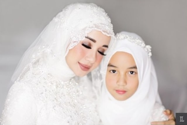 Laudya Cynthia Bella dan Aleesya. (Foto: Instagram @laudyacynthiabella)