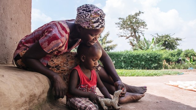 Gadis yang terpaksa menikah dini di Uganda (Foto: Reuters)