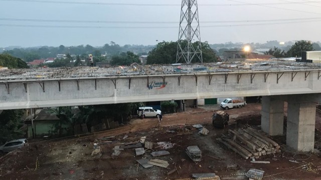 Menteri PUPR meninjau Tol Becakayu (Foto: Kementerian PUPR)