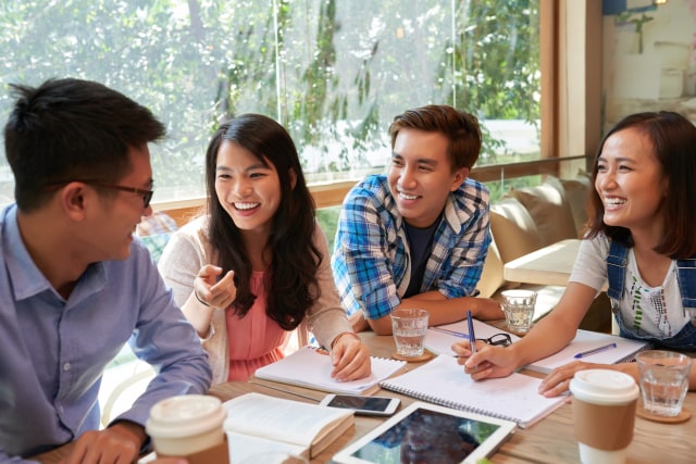 com-Ngumpul Sama Teman (Foto: Thinkstock)