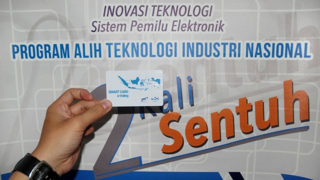 Kartu pintar e-voting pemilu. Foto: Fahrul Jayadiputra/antara