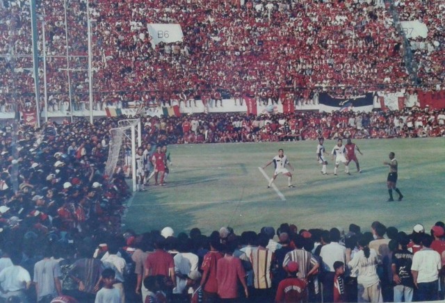 Laga Pelita Solo di Manahan. (Foto: Twitter: @HSubosito)