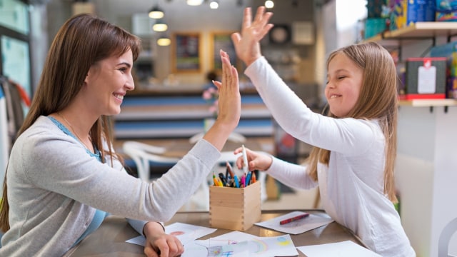 Antusias saat Mendengar Ide Sang Anak. (Foto: Thinkstock)