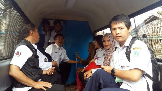 Mak Eneng di Angkut ke Panti Sosial DKI Jakarta (Foto: Ainul Qalbi/kumparan)