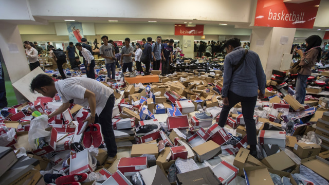 Kondisi menjelang penutupan Lotus. (Foto: Widodo S Jusuf/Antara)