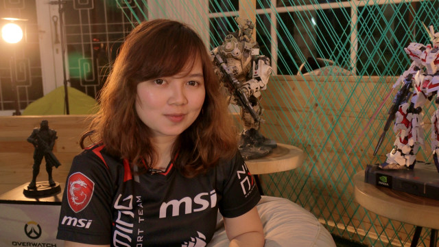Gamer perempuan, Monica 'Nixia' Carolina. (Foto: Resnu Andika/kumparan)