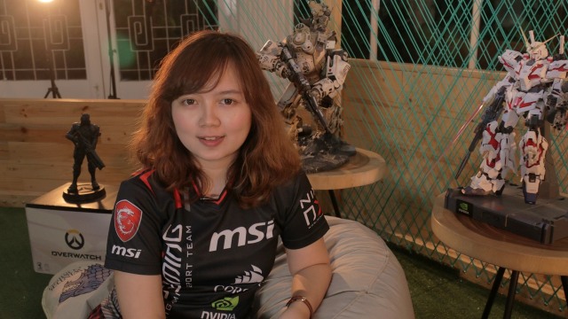 Gamer perempuan, Monica 'Nixia' Carolina. (Foto: Resnu Andika/kumparan)