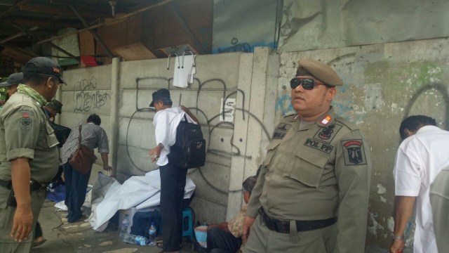 Iwan Siregar Korlap Pol PP Tanah Abang. (Foto: Adim Mugni/Kumparan)