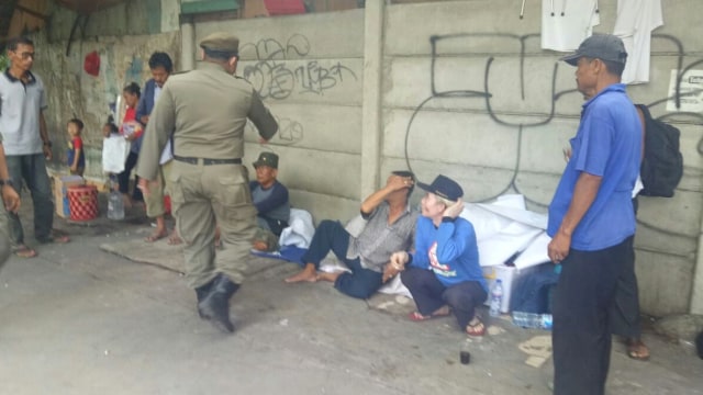 Iwan Siregar Korlap Pol PP Tanah Abang. (Foto: Adim Mugni/Kumparan)