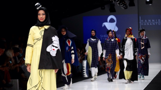 Koleksi terbaru Hannie Hananto di JFW 2018 (Foto: Fanny Kusumawardhani/kumparan)