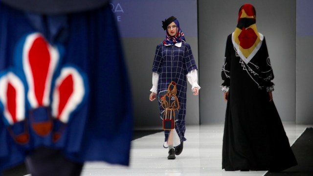 Koleksi terbaru Hannie Hananto di JFW 2018 (Foto: Fanny Kusumawardhani/kumparan)