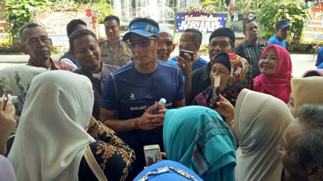 Sandi tiba di Balai Kota seusai lari pagi (Foto: Nadia Risso/kumparan)
