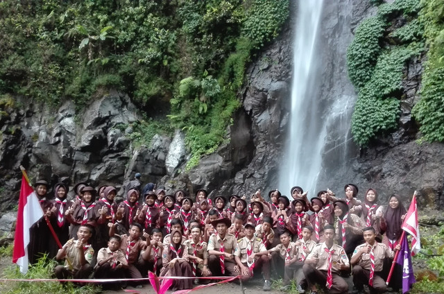 Pramuka SMPN 2 Balung Gelar Geladian Pimpinan Regu di Air Terjun Tancak Jember