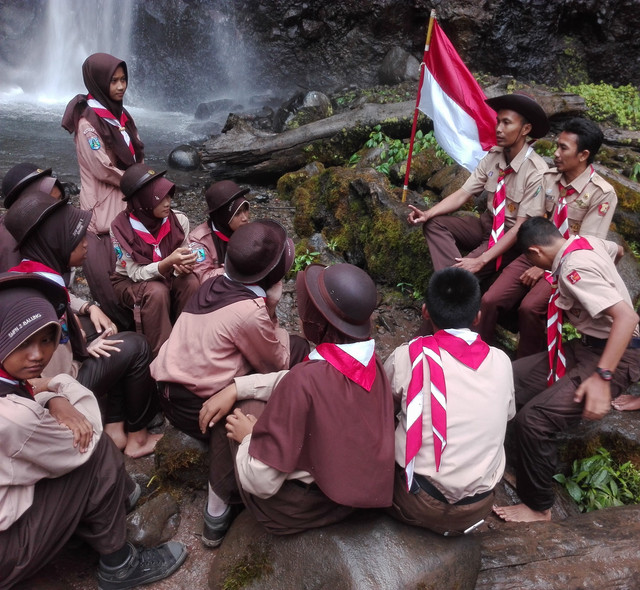 Pramuka SMPN 2 Balung Gelar Geladian Pimpinan Regu di Air Terjun Tancak Jember (1)