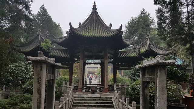 Halaman Masjid Xi'an (Foto: Arifin Asydhad/kumparan)