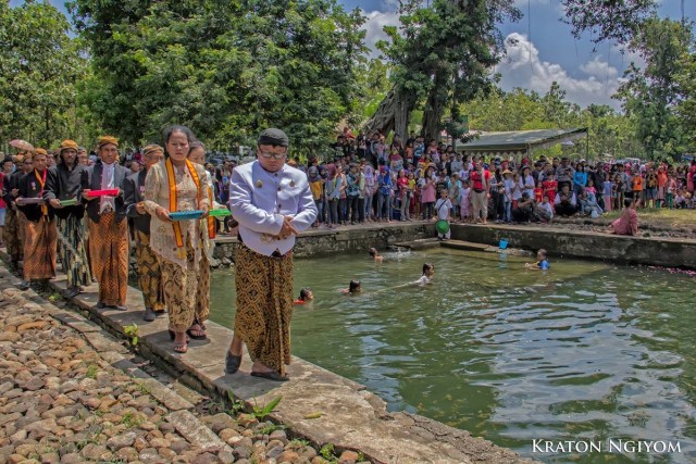 APA ITU UPACARA KEBO KETAN DI NGAWI ?  (4)