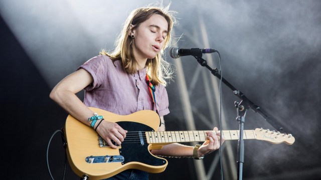 Julien Baker Rilis Album Kedua, 'Turn Out the Lights'