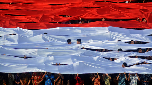 Mahasiswa di Surabaya peringati sumpah pemuda (Foto: Umarul Faruq/Antara)