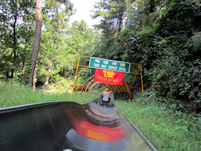 Perosotan Toboggan di Tembok Besar China. (Foto: Flickr/davidberkowitz)