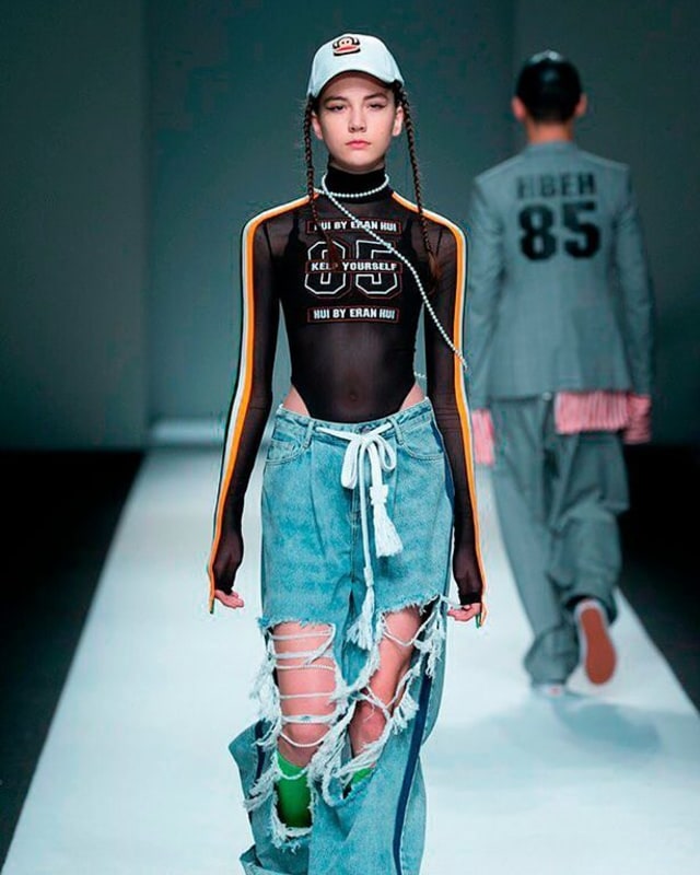 Vlada meninggal di Shanghai Fashion Week. (Foto: Instagram/The Siberian Times via @rumorbus )