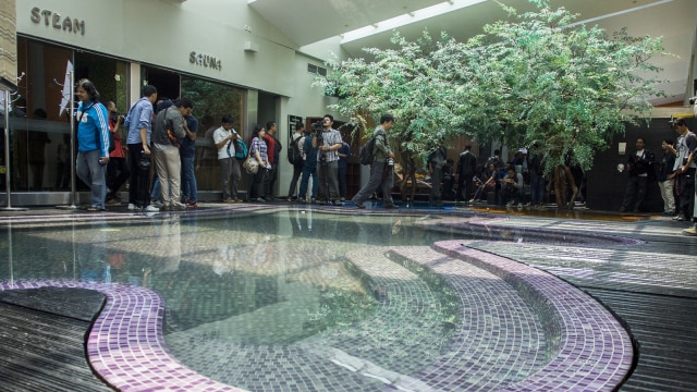 Hotel dan Griya Pijat Alexis ditutup (Foto: Antara/Galih Pradipta)