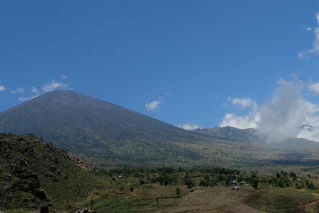 Paralayang Seru di Bukit Siswa